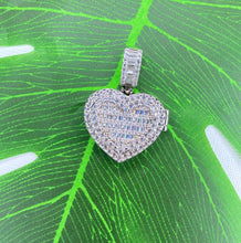 Load image into Gallery viewer, Icy Photo Heart Locket